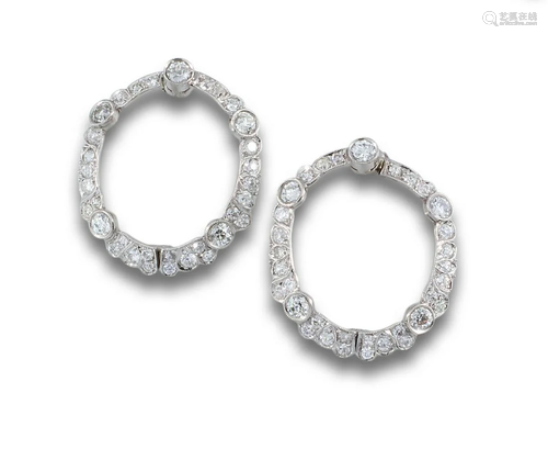 PLATINUM DIAMOND DECO EARRINGS