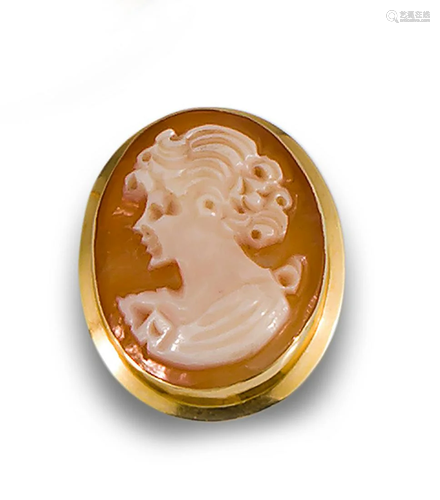 CAMEO GOLD BROOCH PENDANT