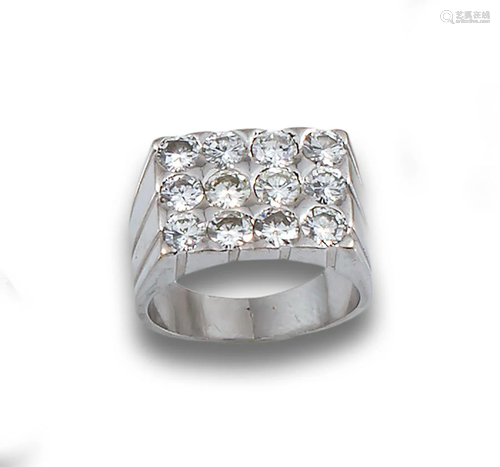 SQUARE GOLD RING DIAMONDS 3