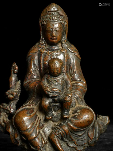 Fine early Ming Quanyin with baby