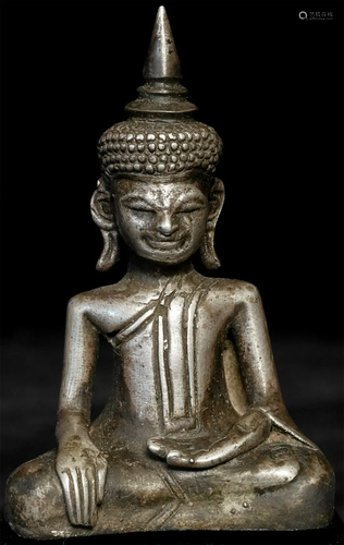 17thC silver or silver alloy Cambodian Buddha. Solid