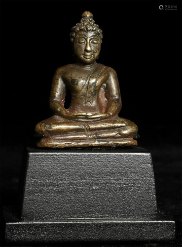 Superb antique Thai solid cast bronze Buddha. Appears