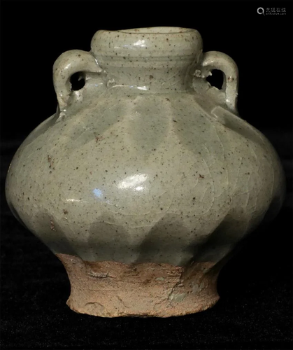 Thai ceramic 15/16thC Sawankalok celadon jar-let. Sits