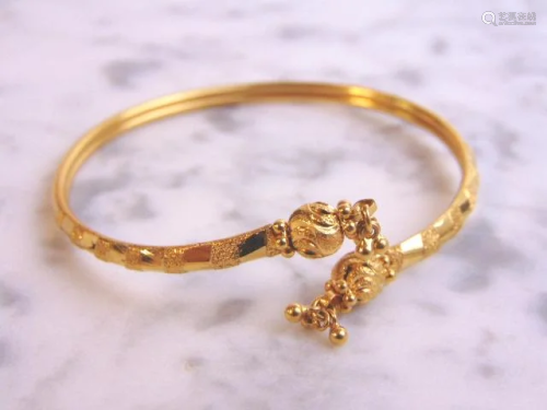 Womens Vintage 22K Yellow Gold Etched Cuff Bracelet