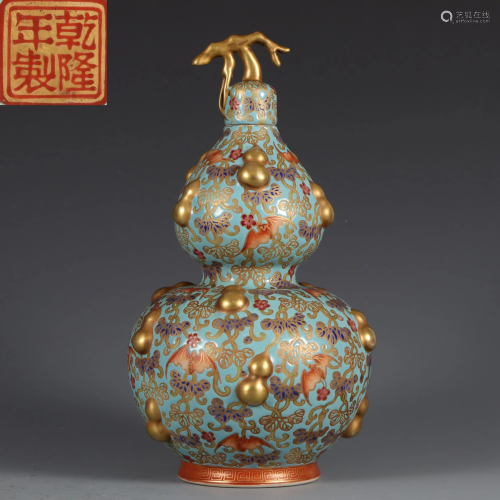 A Falangcai Double Gourds Vase