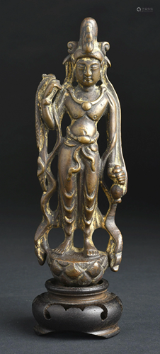 Fine Tang (6th to 9th) century bronze Bodhisattva.