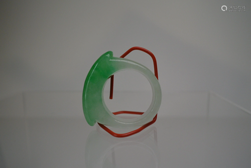 Chinese Two Tone Jadeite Thumb Ring