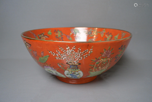 Porcelain Chinese gold and famille rose flower bowl