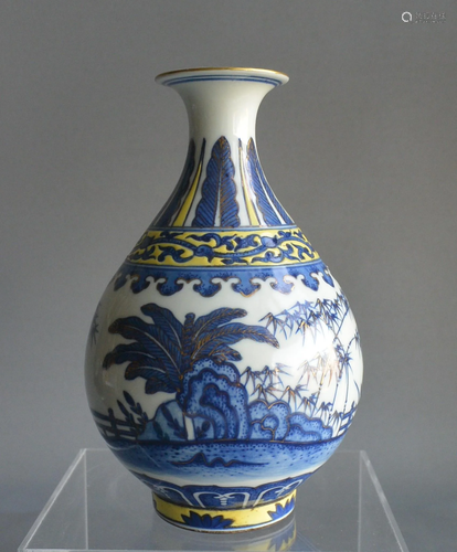 Porcelain Blue and white outline in gold Yuhuchun Vase