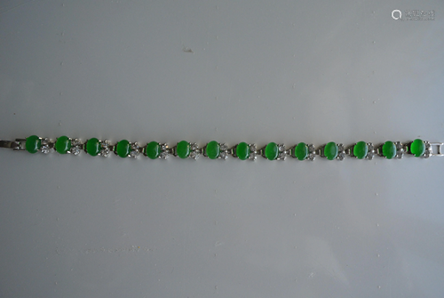 A fine green jade brace lace