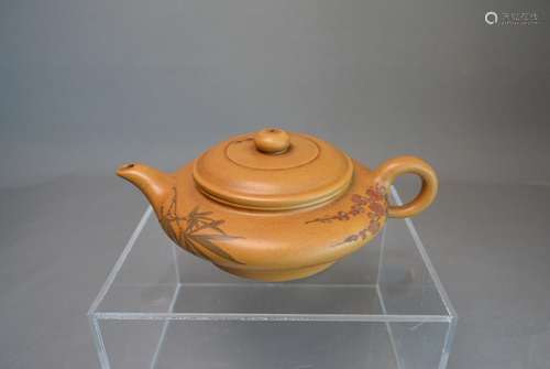 Xu Shulin's hand-painted turmeric plum blossom teapot