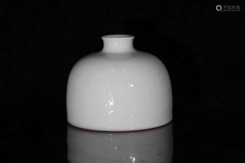 Chinese Qing Dynasty Kangxi White Glazed Porcelain Vessel
