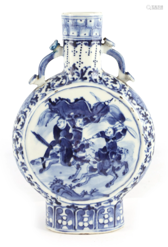 A 19TH CENTURY CHINESE BLUE AND WHITE CHINESE MOON