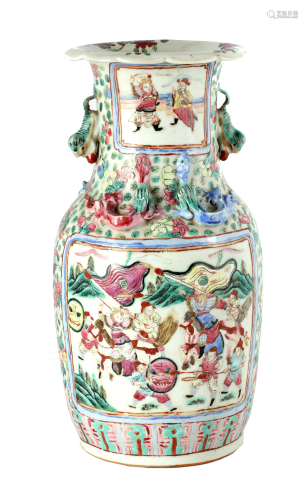 A 19TH CENTURY CHINESE CANTON VASE decorated with