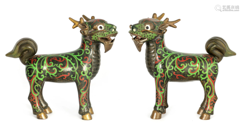 A PAIR OF EARLY 20TH CENTURY CHINESE CLOISONNE AND