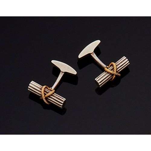 HERMES. Paire de boutons de manchettes en or 18K 750 mill. e...