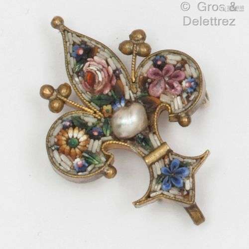 Broche « Fleur de lys » en métal, ornée d’une micro-mosaïque...