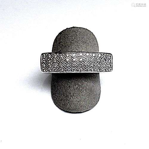 Bague or blanc cossue sertie de Diamants de belle qualité - ...