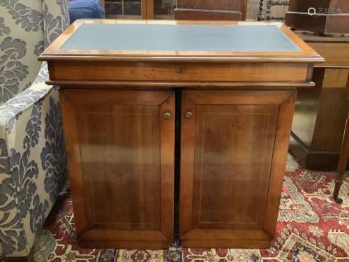 A Victorian style mahogany traveller's desk, width 82cm (clo...