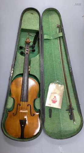 An early 20th century violin, unlabelled case, with bow, len...