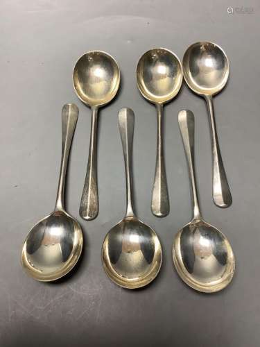A set of six silver rat-tail pattern soup spoons, Sheffield ...