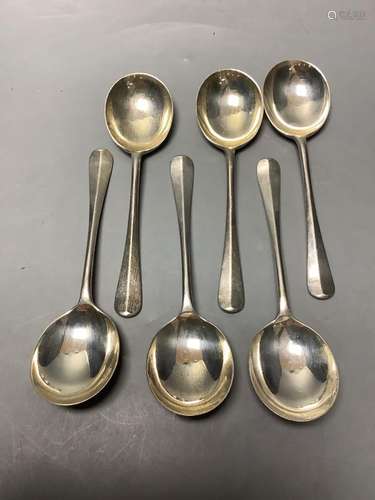 A set of six silver rat-tail pattern soup spoons, Sheffield ...