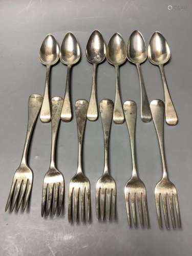 A set of six George III Old English silver dessert spoons, L...
