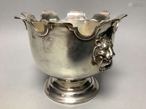 A George V silver small Monteith bowl, with lion mask ring h...