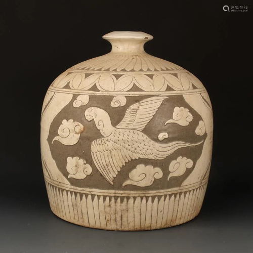 Song dynasty white kiln plum shaped pot with bird and