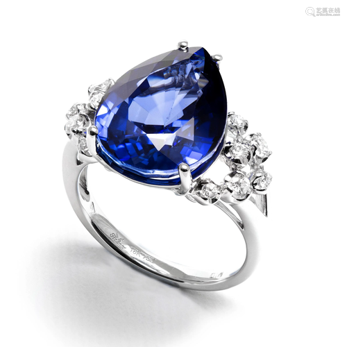 18k White Gold - 12.27tcw - Sapphire & Diamond Ring