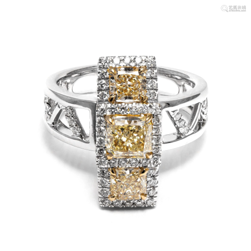 18k White Gold - 2.63tcw - Diamond Ring