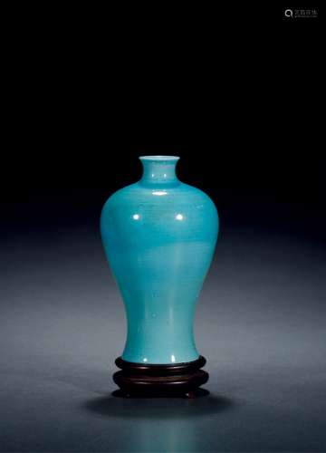 清中期 孔雀蓝釉梅瓶