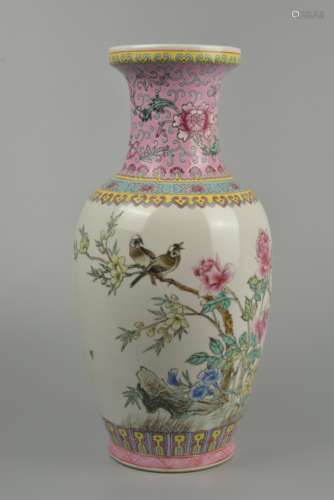 Rosa aufglasierte Vase mit Blumen- und Vogelmustern