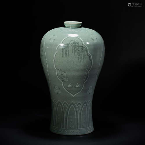 KOREAN CELADON PLUM VASE, SONG DYNASTY