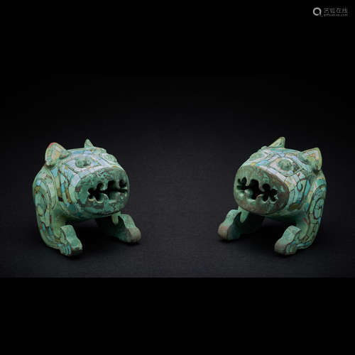 BRONZE INLAID TURQUOISES BEAST, SHANG DYNASTY, CHINA