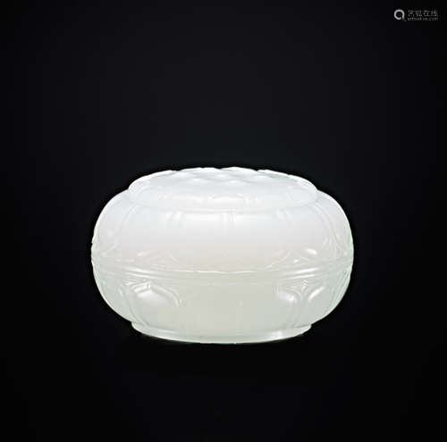 QING DYNASTY HETIAN JADE POWDER BOX