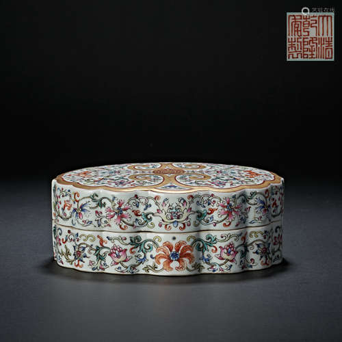 QING DYNASTY FAMILLE ROSE FLOWER BOX