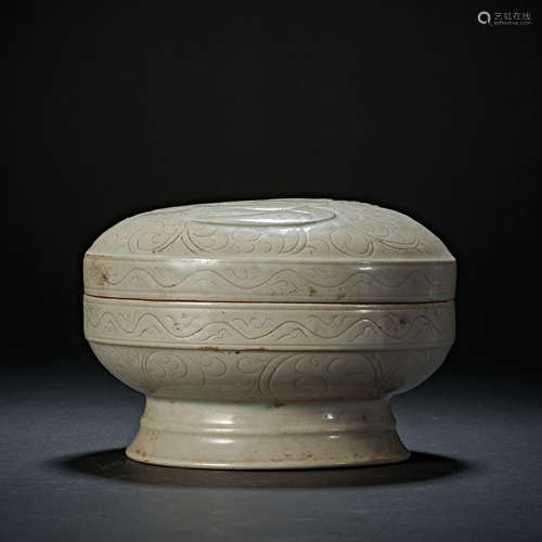 NORTHERN CELADON JAR WITH LID, SONG DYNASTY