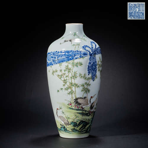 QING DYNASTY FAMILLE ROSE BOTTLE