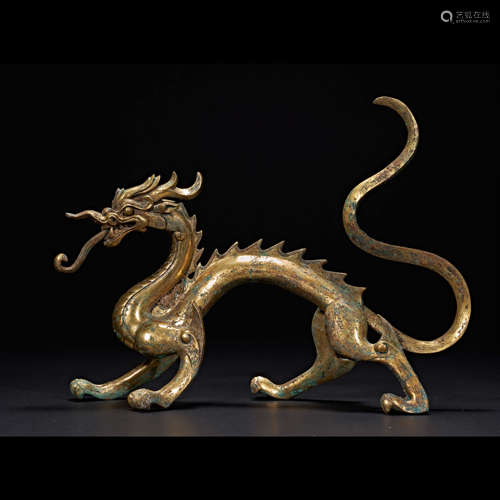 TANG DYNASTY GILT BRONZE DRAGON ORNAMENT