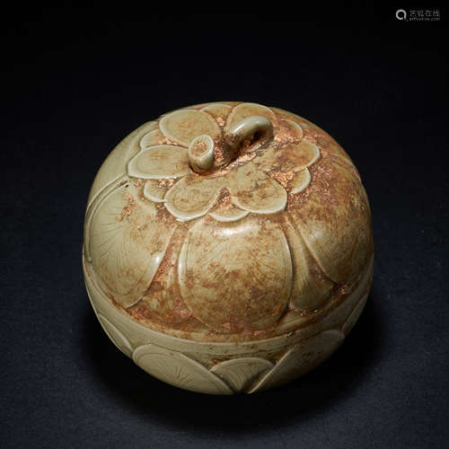 NORTHERN CELADON COVERED POT, SONG DYNASTY