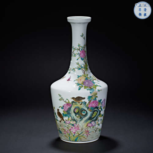 QING DYNASTY FLOWER AND BIRD BOTTLE