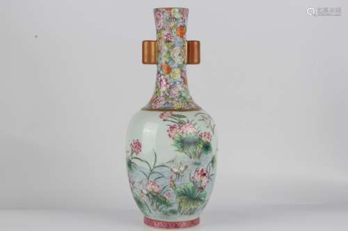Famille-rose porcelain vase with flowers decoration