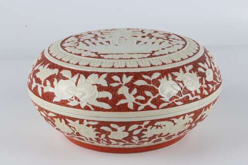 Imitated carved lacquer porcelain box