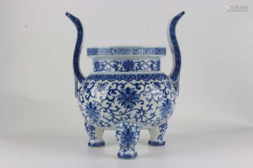 Blue-and-white Chaoguanstove