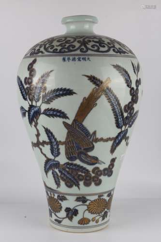 Blue-and-white vase hairpin with a golden-phoenix