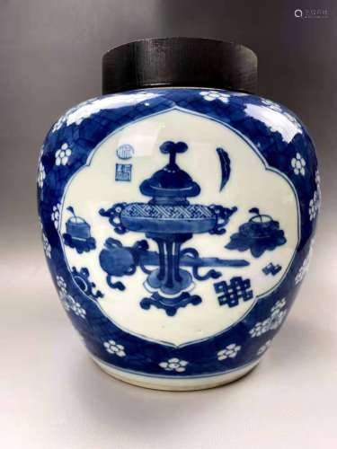 Qing Kangxi blue and white open window pot