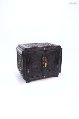 chinese red sandalwood chest