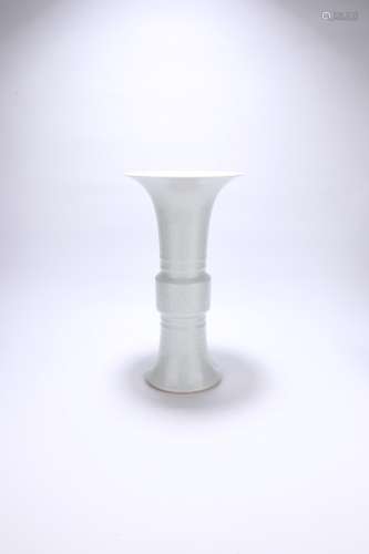 chinese sweet white glazed porcelain vase