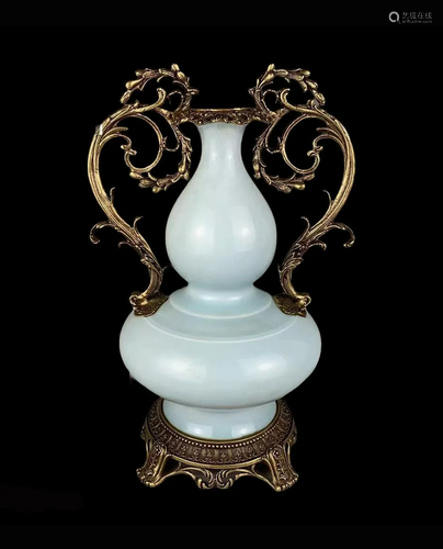 Chinese Porcelain Vase